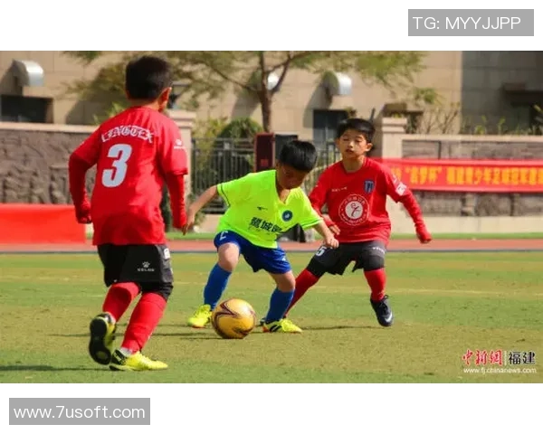 武汉足球明星中国行点燃热情助力青少年足球发展与交流