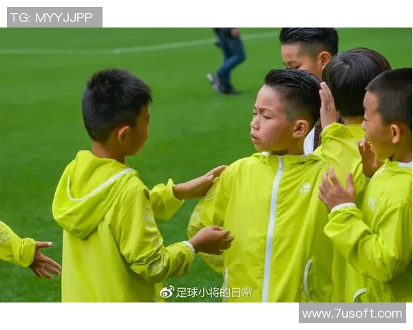 足球明星专访精彩集锦尽在这里一览无余的踢球故事与幕后花絮